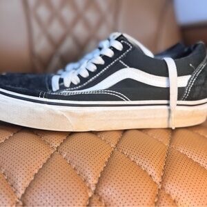 Vans Old Skool Black and White‎ Sneakers Men’s 7.5